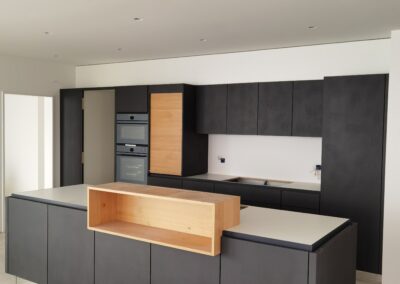 Exklusive Küchenmontage in Zürich – Hochwertiger Innenausbau mit Schreinerarbeiten